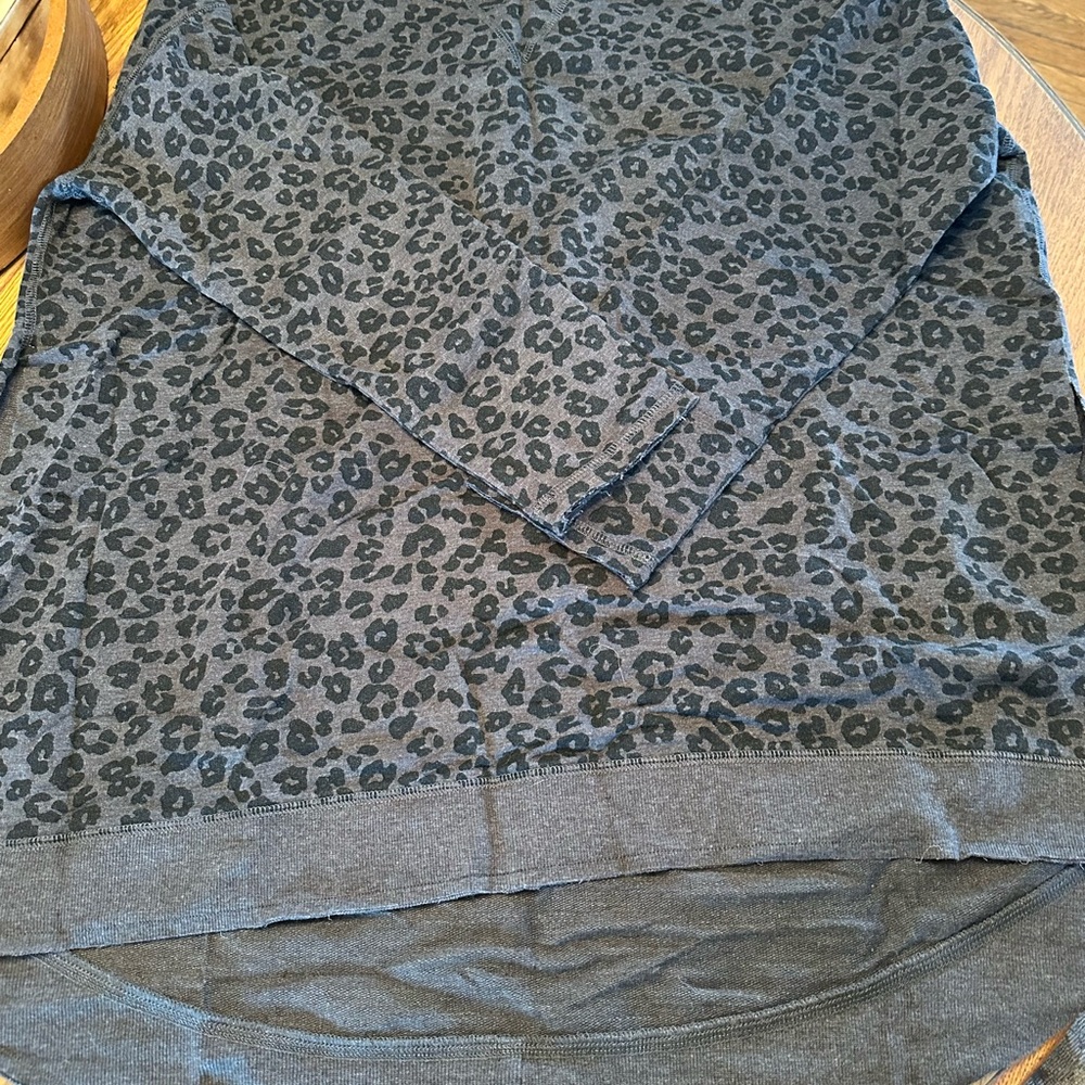 Z supply Gray Leopard Print tunic